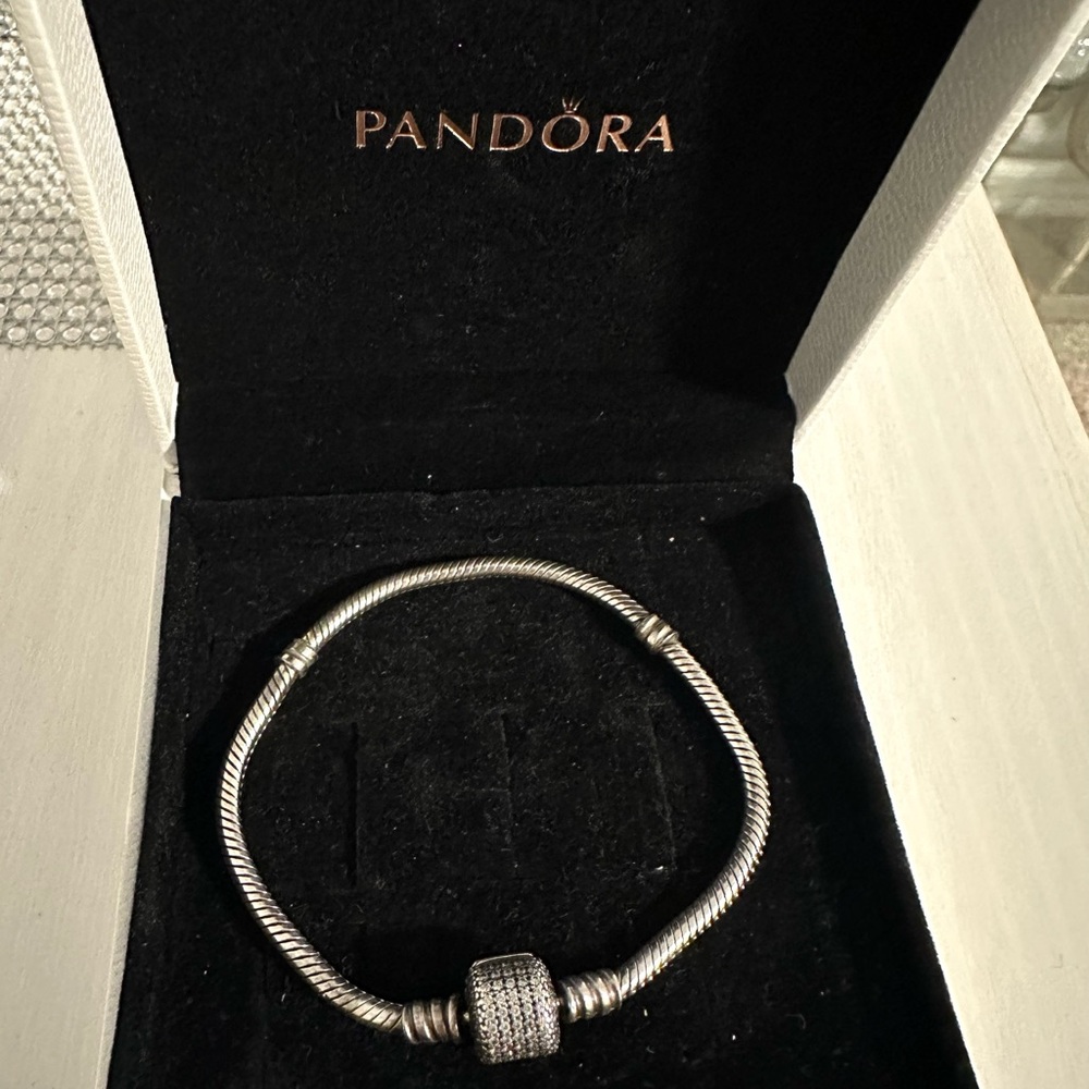 Pandora bracelet with charm - Picture 1 of 1